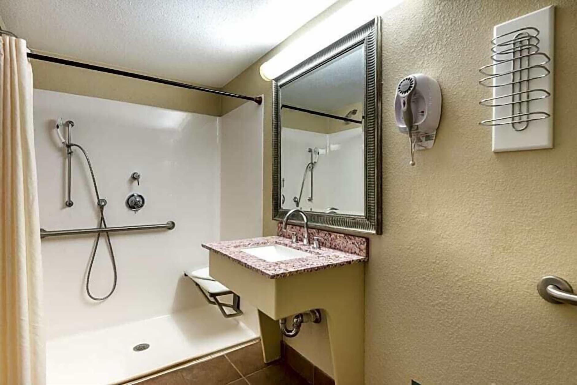 Super 8 By Wyndham Watertown/Cambridge/Boston Area Hotel Luaran gambar