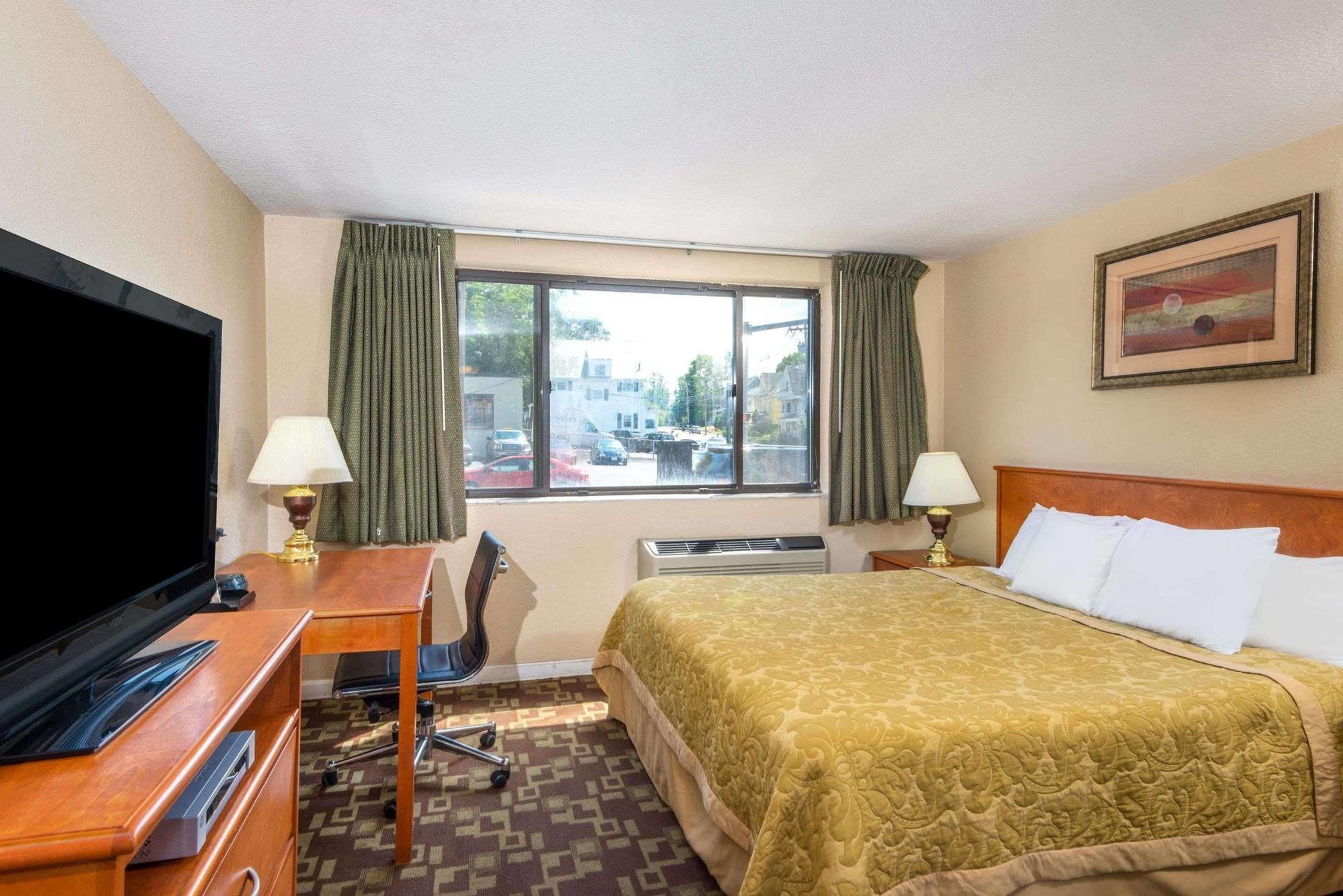 Super 8 By Wyndham Watertown/Cambridge/Boston Area Hotel Luaran gambar