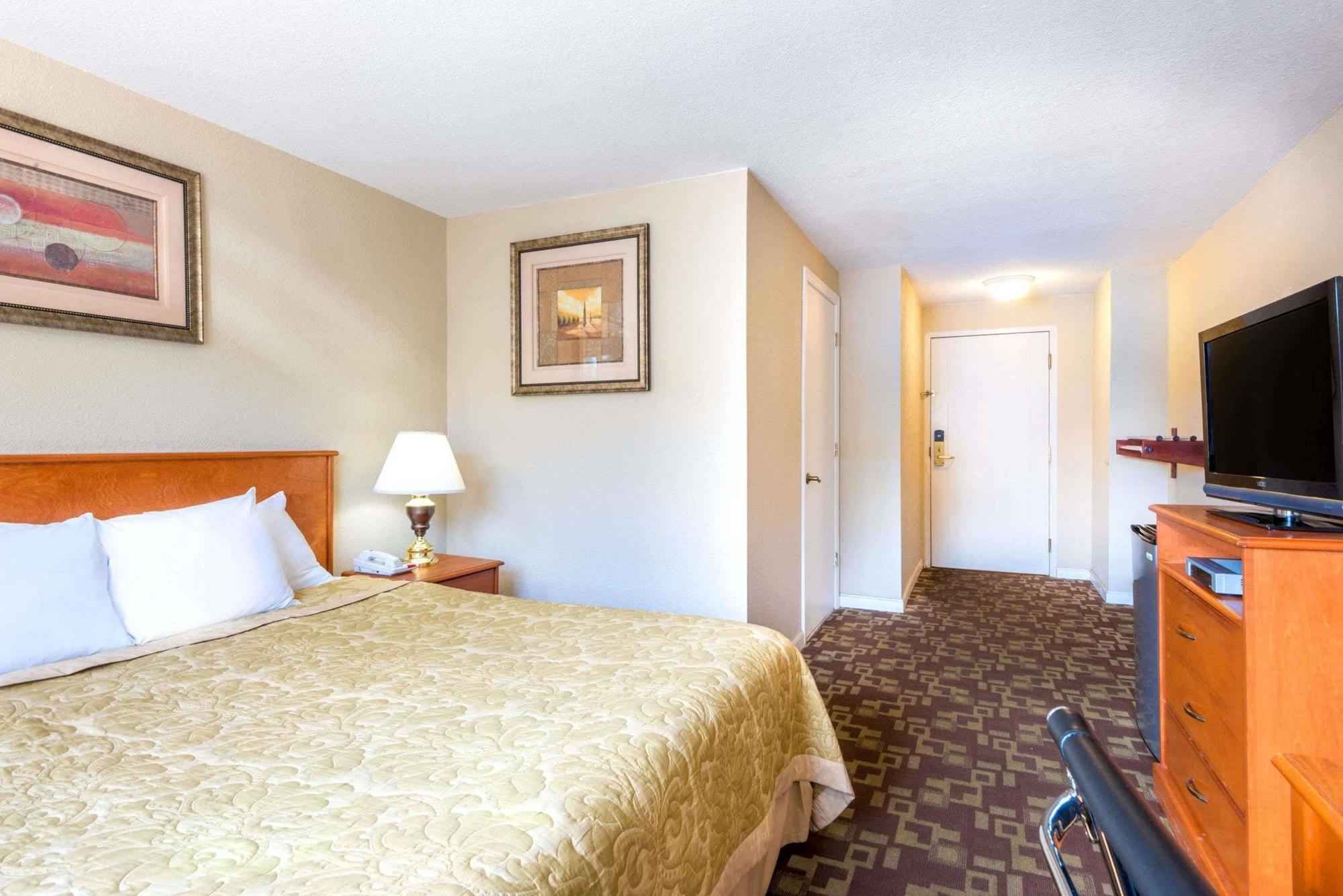 Super 8 By Wyndham Watertown/Cambridge/Boston Area Hotel Luaran gambar