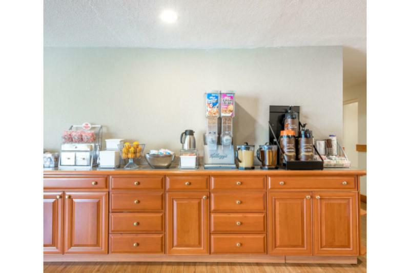 Super 8 By Wyndham Watertown/Cambridge/Boston Area Hotel Luaran gambar
